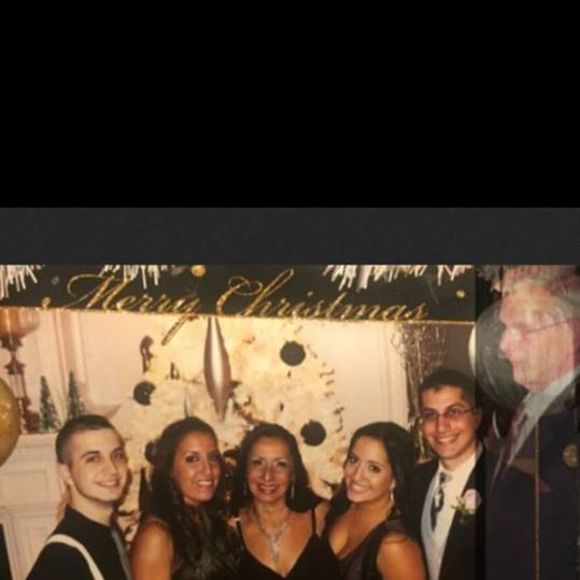 Meet your Posher, Gloria - Picture 1 of 1